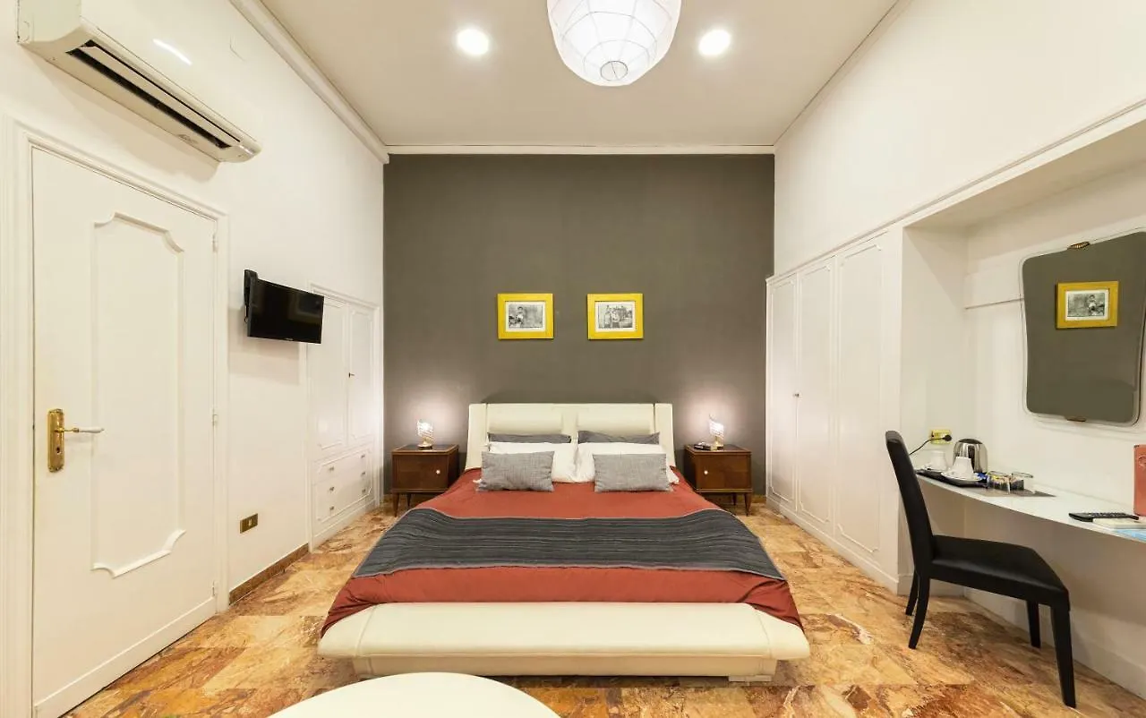 Hotel Il Ventre di Napoli Broggia 2*,